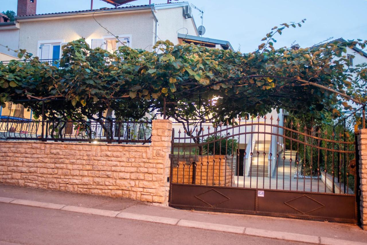 פורץ Wellness Studio D'Or - Exclusive New Apartment With Whirlpool, Sauna, Sunny Terrace, Private Parking מראה חיצוני תמונה