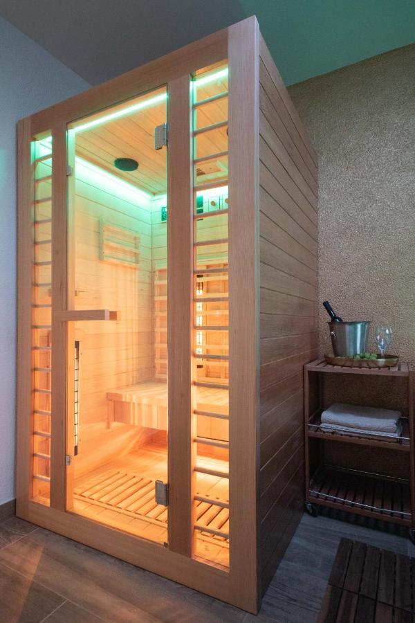 פורץ Wellness Studio D'Or - Exclusive New Apartment With Whirlpool, Sauna, Sunny Terrace, Private Parking מראה חיצוני תמונה